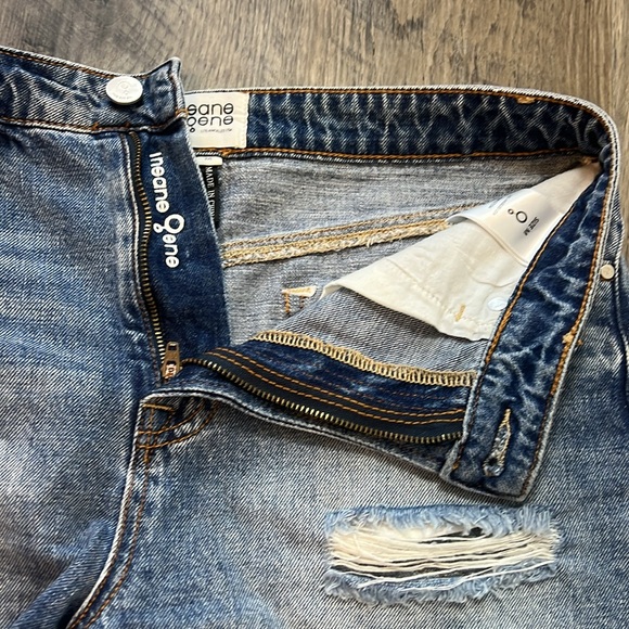 Medium Wash Distressed Denim Shorts - Picture 3 of 4